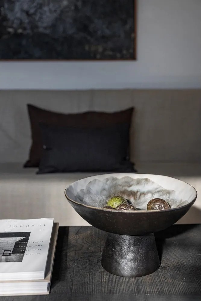 Bol negru/fildeș din gresie ø 31,5 cm By Hand – Mette Ditmer Denmark