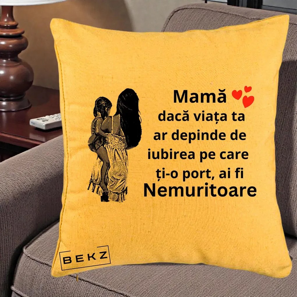 Cadou pentru Mama - Perna Personalizata Mama Nemuritoare Imbratisare, 40x40 cm, Galben, Husa Detasabila, Perna Inclusa, BEKZ®