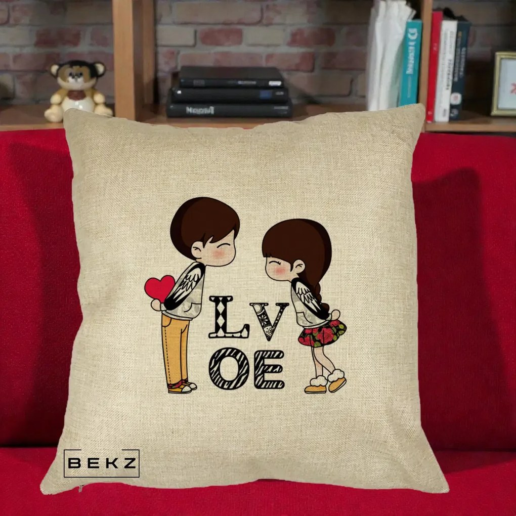 Cadou Romantic - Perna Personalizata Cuplu Kawaii LOVE, 40x40 cm, Crem, Husa Detasabila, Perna Inclusa, BEKZ®