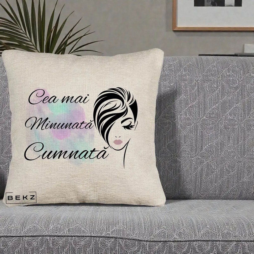 Cadou pentru Cumnata - Perna Personalizata Cea mai Minunata Cumnata cu Silueta Dama si Pete Multicolor, 40x40 cm, Bej Canapea, Husa Detasabila, Perna Inclusa, BEKZ®