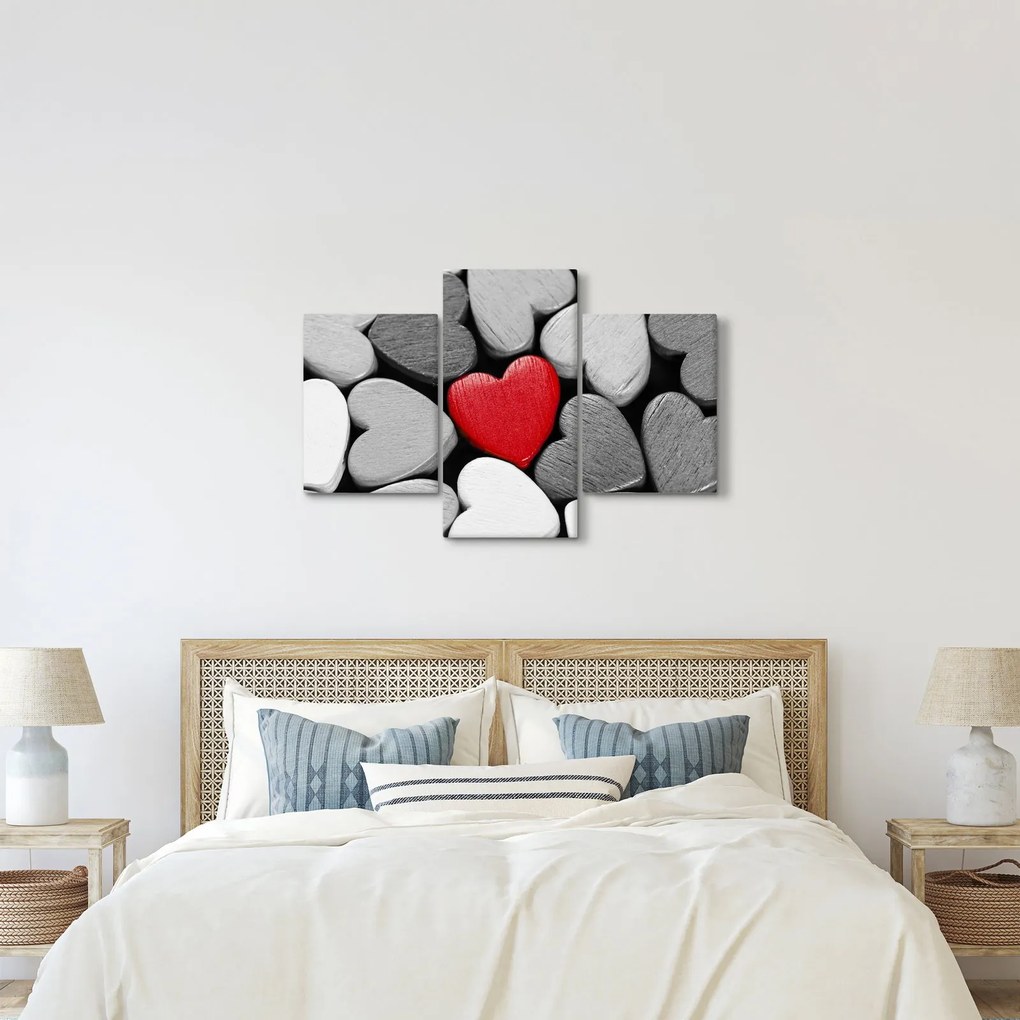 Tablou cu inimioare din lemn (90x60 cm)
