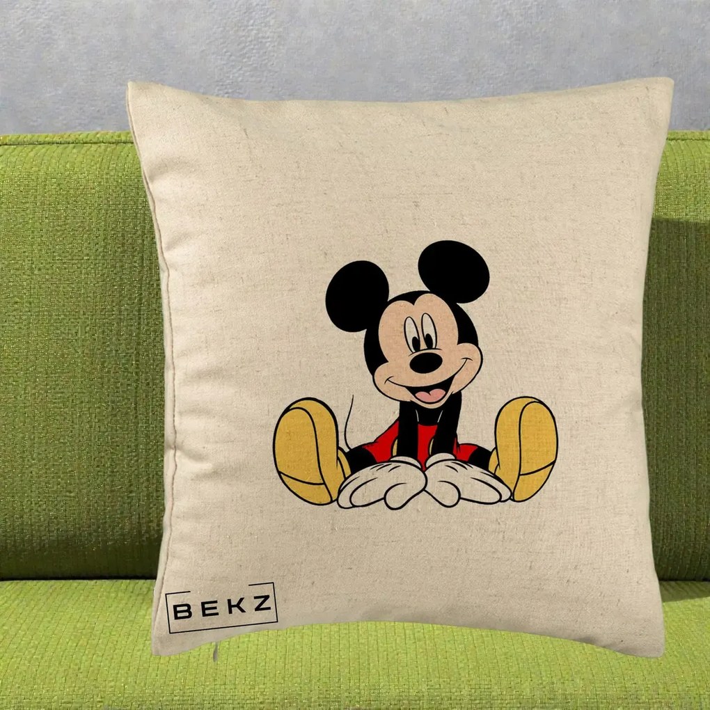 Perna Personalizata Mickey Mouse Relaxat, 40x40 cm, Bej, Husa Detasabila, Perna Inclusa, BEKZ®