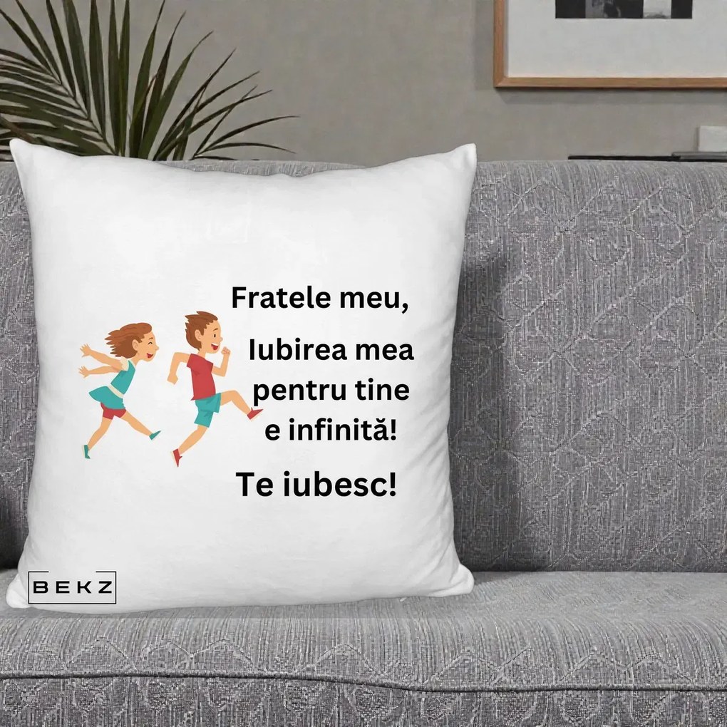 Cadou pentru Frate - Perna Personalizata Fratele Meu Te Iubesc Copii Alergand Colorat, 40x40 cm, Alb Pufos, Husa Detasabila, Perna Inclusa, BEKZ®
