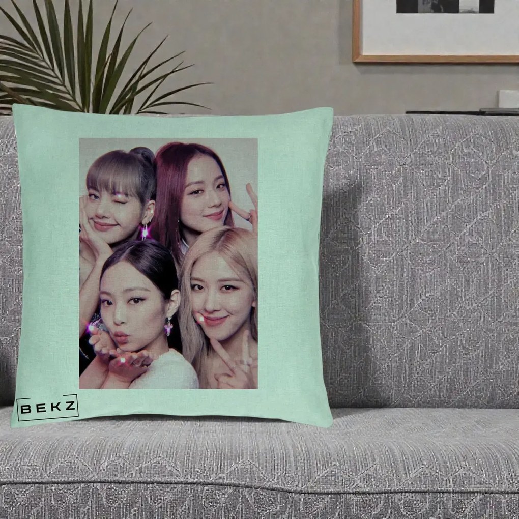 Perna Personalizata K-pop BLACKPINK Foto Grup Selfie Roz cu Glitter, 40x40 cm, Verde Menta, Husa Detasabila, Perna Inclusa, BEKZ®
