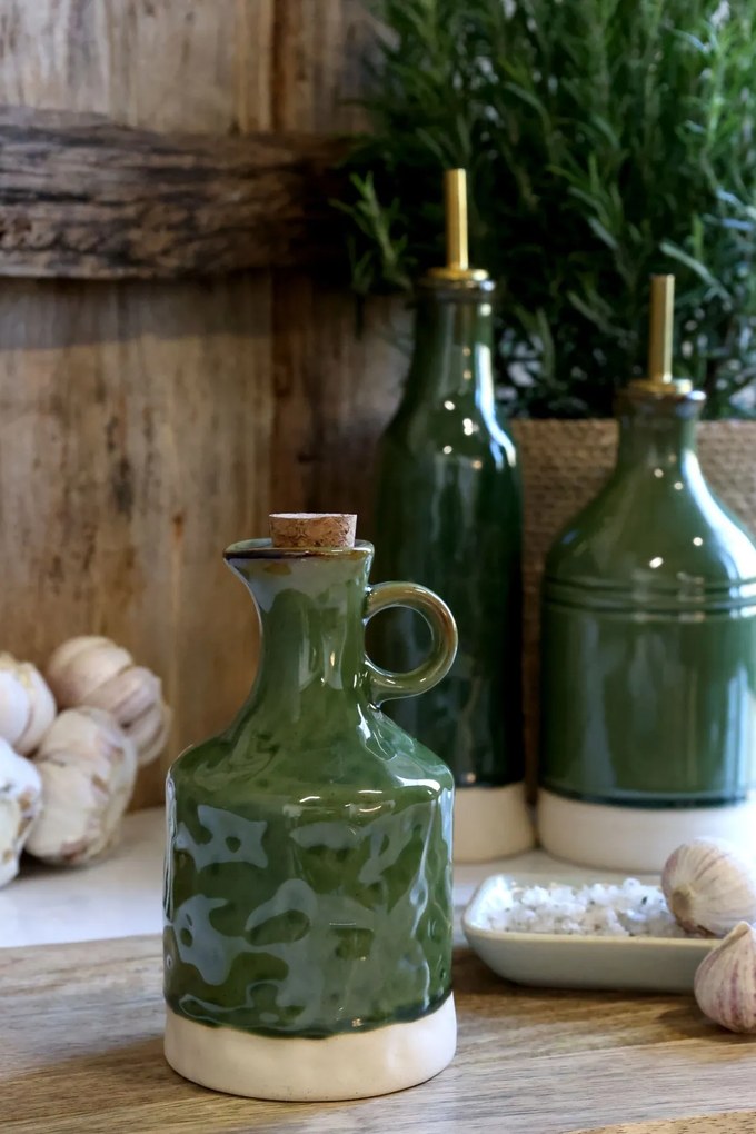Olivieră din ceramică antichizată verde, pentru ulei, cu dop de plută, 15,5×8 cm, „Mireille"