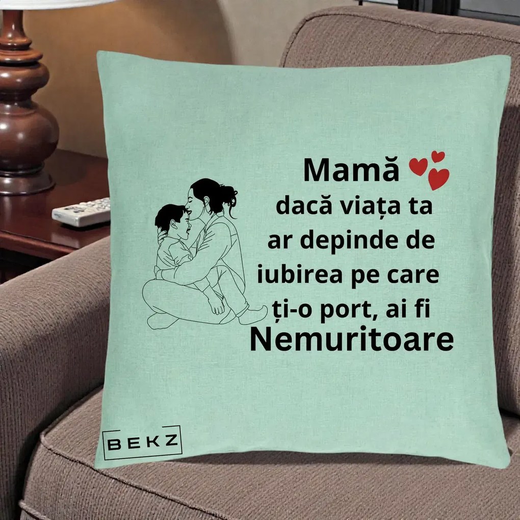 Cadou pentru Mama - Perna Personalizata Mama Nemuritoare Kawaii, 40x40 cm, Verde Menta, Husa Detasabila, Perna Inclusa, BEKZ®