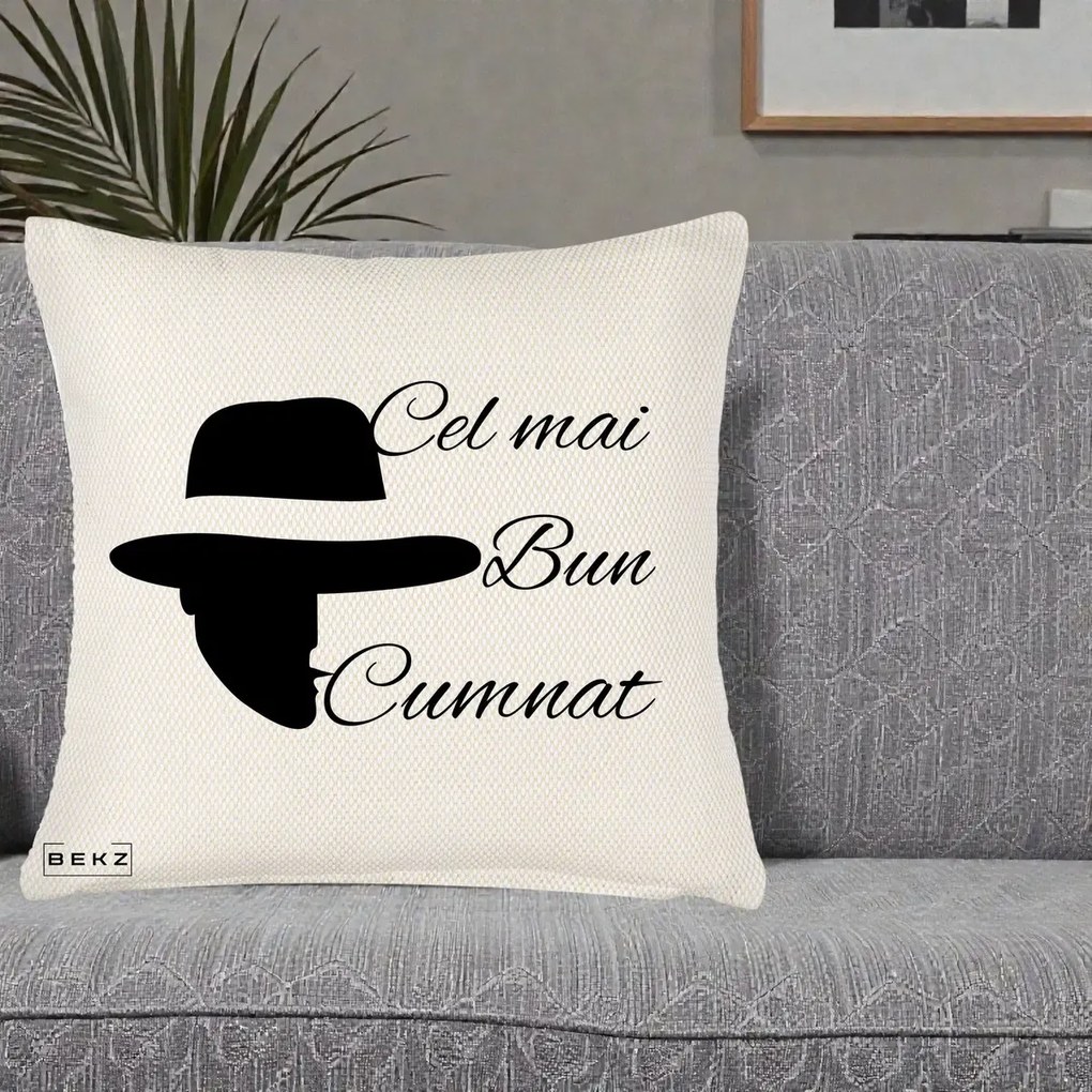 Cadou pentru Cumnat - Perna Personalizata Cel mai Bun Cumnat cu Silueta Palarie, 40x40 cm, Crem Reliefat, Husa Detasabila, Perna Inclusa, BEKZ®