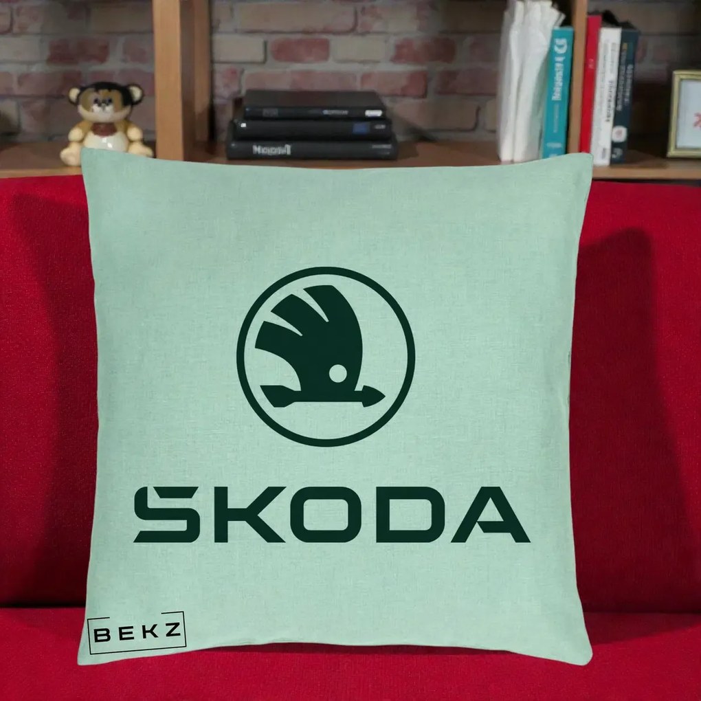 Perna Personalizata cu emblema Skoda, 40x40 cm, Verde Menta, Husa Detasabila, Perna Inclusa, BEKZ®