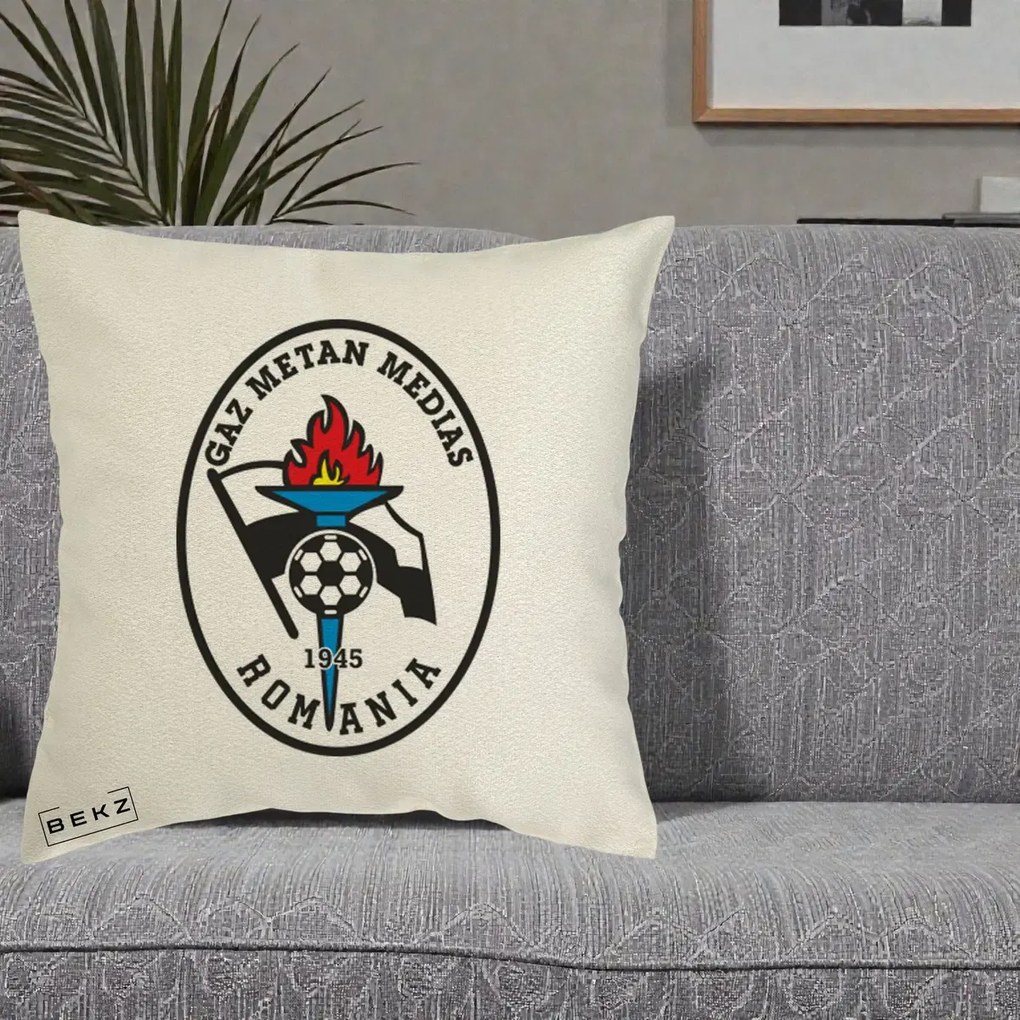 Perna Personalizata Gaz Metan Medias 1945 Fotbal, 40x40 cm, Ecru, Husa Detasabila, Perna Inclusa, BEKZ®