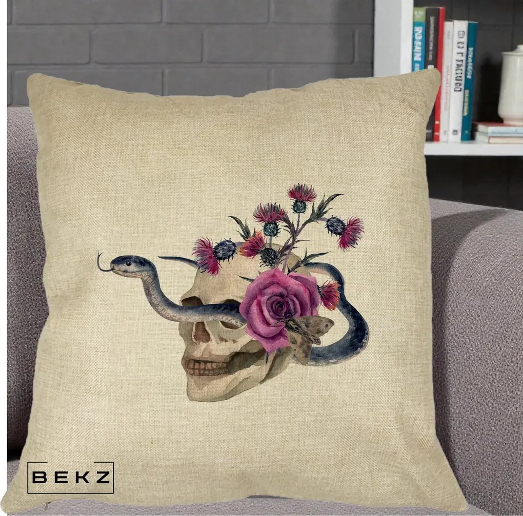 Perna Decorativa Craniu cu Sarpe si Trandafiri Gothic, 40x40 cm, Crem, Husa Detasabila, Perna Inclusa, BEKZ®