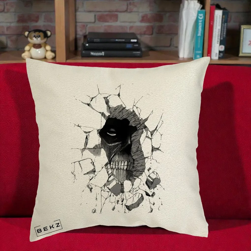 Perna Personalizata Attack on Titan Titan Crapand Zidul, 40x40 cm, Ecru, Husa Detasabila, Perna Inclusa, BEKZ®