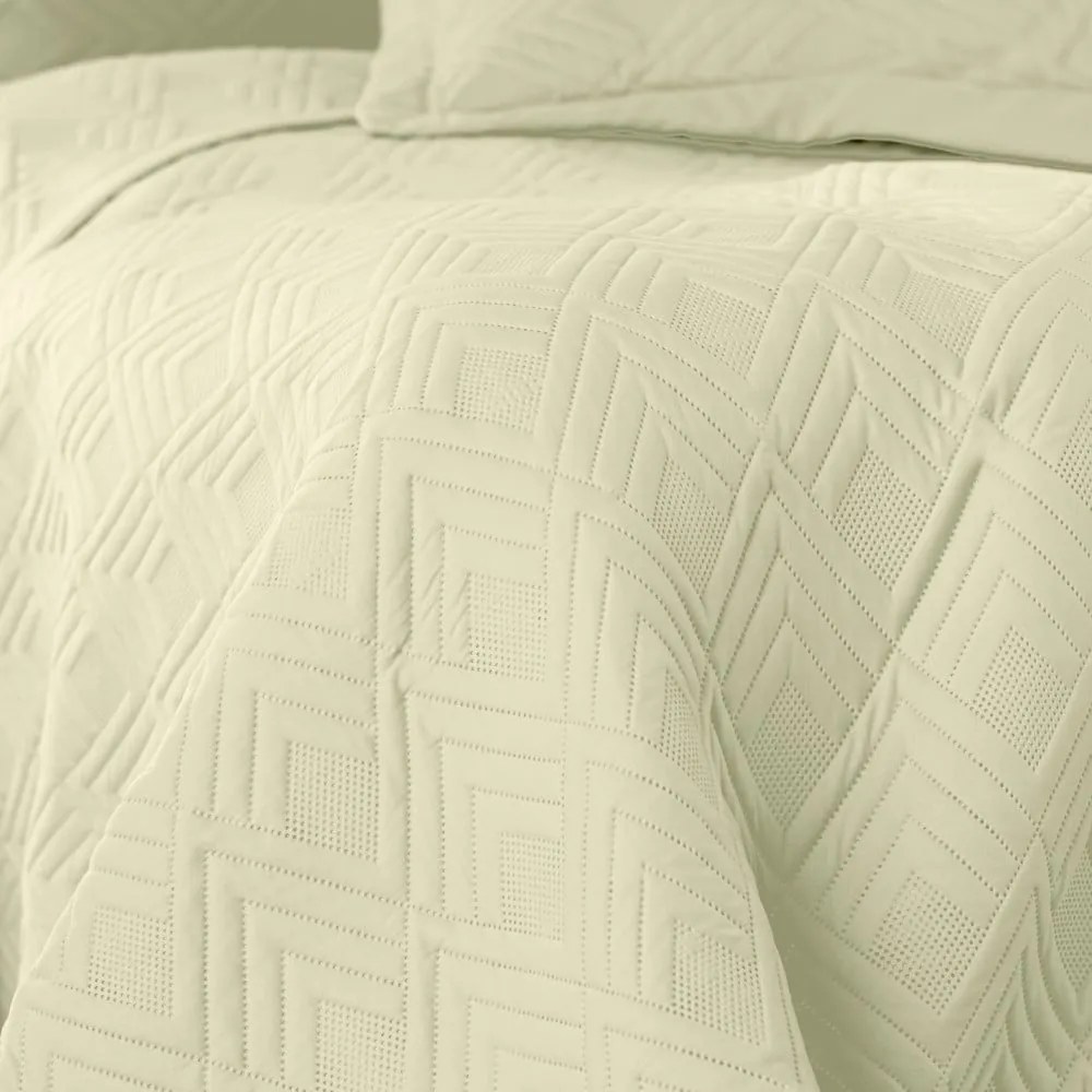 Cuvertură bej matlasată din microfibră 170x210 cm Ophelia – Restilo