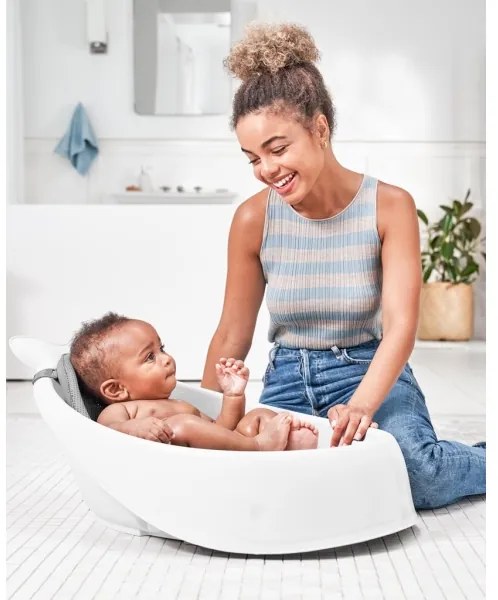 Cădiță pentru bebeluși cu covoraș ergonomic Skip Hop MOBY 3 alb