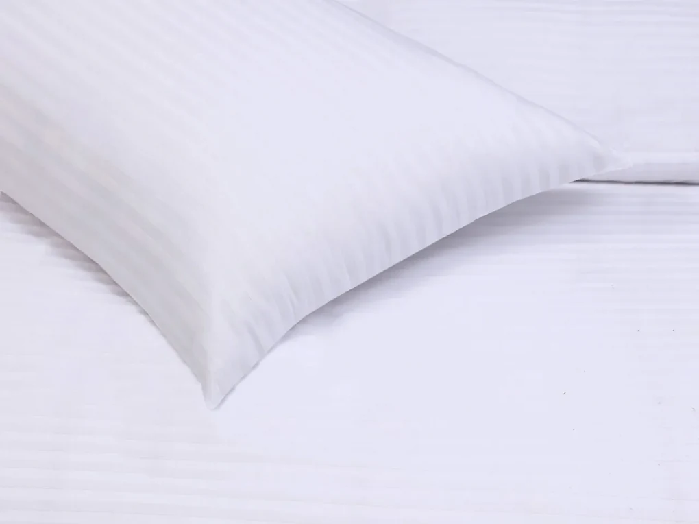 Lenjerie de pat Hotel Line, dubla, 200x220 cm, amestec bumbac, satin, 250 TC, alb, cu dungi 1 cm