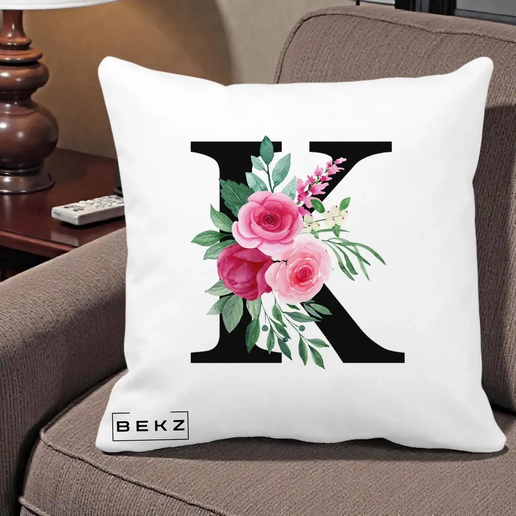 Cadou Personalizat - Perna Personalizata Monograma Florala Litera K, 40x40 cm, Alba Mata, Husa Detasabila, Perna Inclusa, BEKZ®