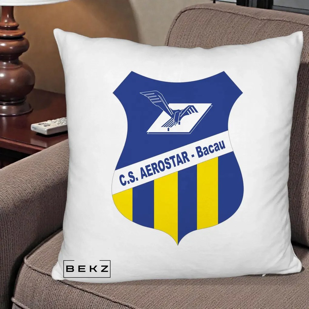 Perna Personalizata CS Aerostar Bacau Fotbal, 40x40 cm, Alb Pufos, Husa Detasabila, Perna Inclusa, BEKZ®