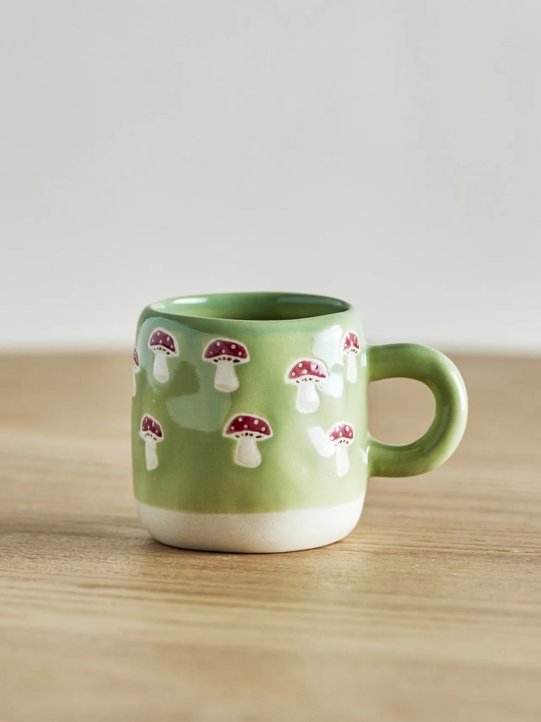 Cană mică din ceramică verde, pictată manual cu motiv ciuperci roșii, „Millie", 6 x 7 cm, 110 ml