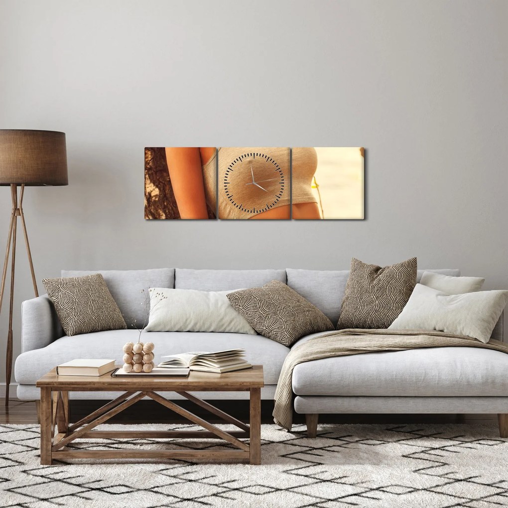 Tablou - Femeia lângă pom (cu ceas) (90x30 cm)