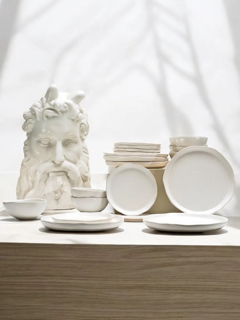 Set Farfurii 18 piese NOVUM Milk Foam (6 farfurii 26cm, 6 farfurii 21cm, 6 boluri 500ml, glazurat manual)