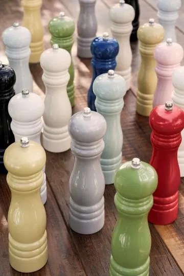 Set 2 rasnite din lemn gri pentru sare si piper GREY