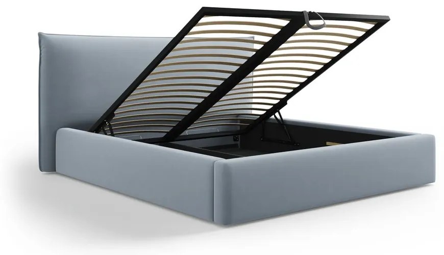 Pat matrimonial albastru deschis tapițat cu spațiu de depozitare cu somieră 140x200 cm Elio – Milo Casa