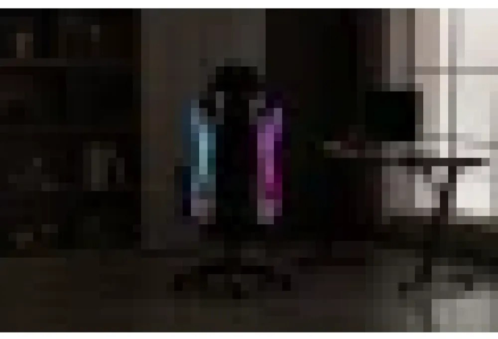 RESIGILAT- ALFORD Scaun gaming cu Masaj in 5 puncte, Perna lombara cu Masaj, Sistem iluminare banda LED RGB, Boxe Bluetooth, suport picioare, PU, Negru/Alb