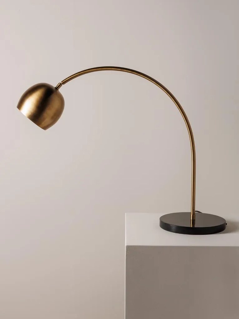 Lampa de masa, auriu, din metal, Decalee