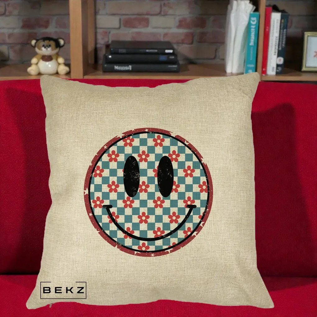 Perna Decorativa Smiley Face Checkered cu Floricele, 40x40 cm, Crem, Husa Detasabila, Perna Inclusa, BEKZ®