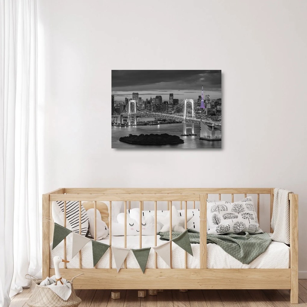 Tablou pe sticlă - Orașul mare cu turnul mov (70x50 cm)
