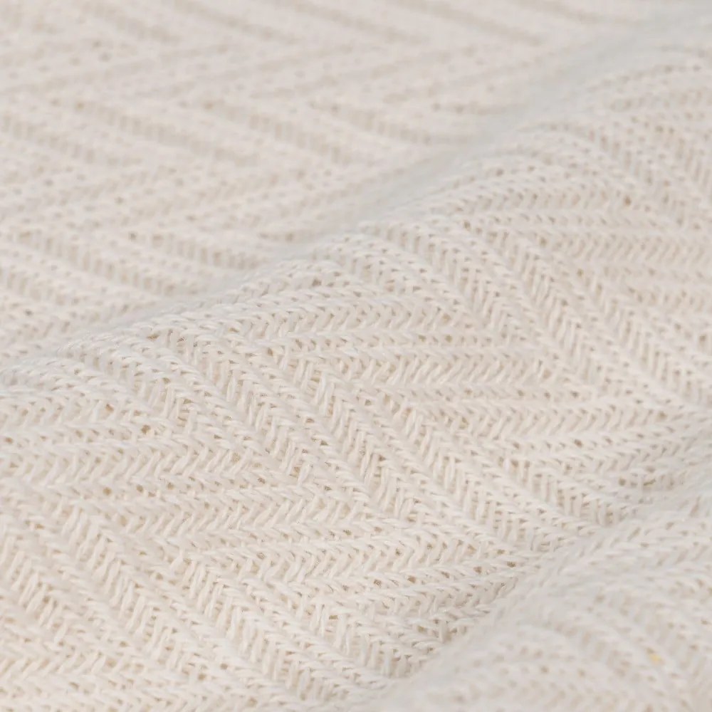 Cuvertură crem din bumbac reciclat 180x260 cm Spike – Ixia