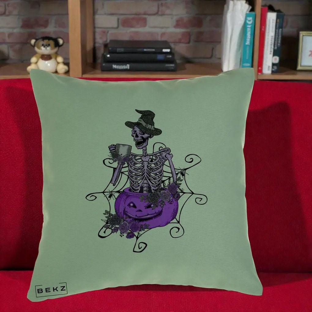 Perna Decorativa Schelet Vrajitor cu Dovleac Violet Halloween, 40x40 cm, Verde, Husa Detasabila, Perna Inclusa, BEKZ®