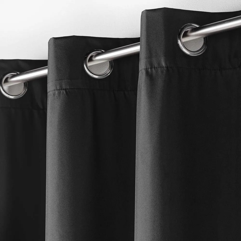 Draperie neagră termoizolantă 140x260 cm Icemount – douceur d'intérieur