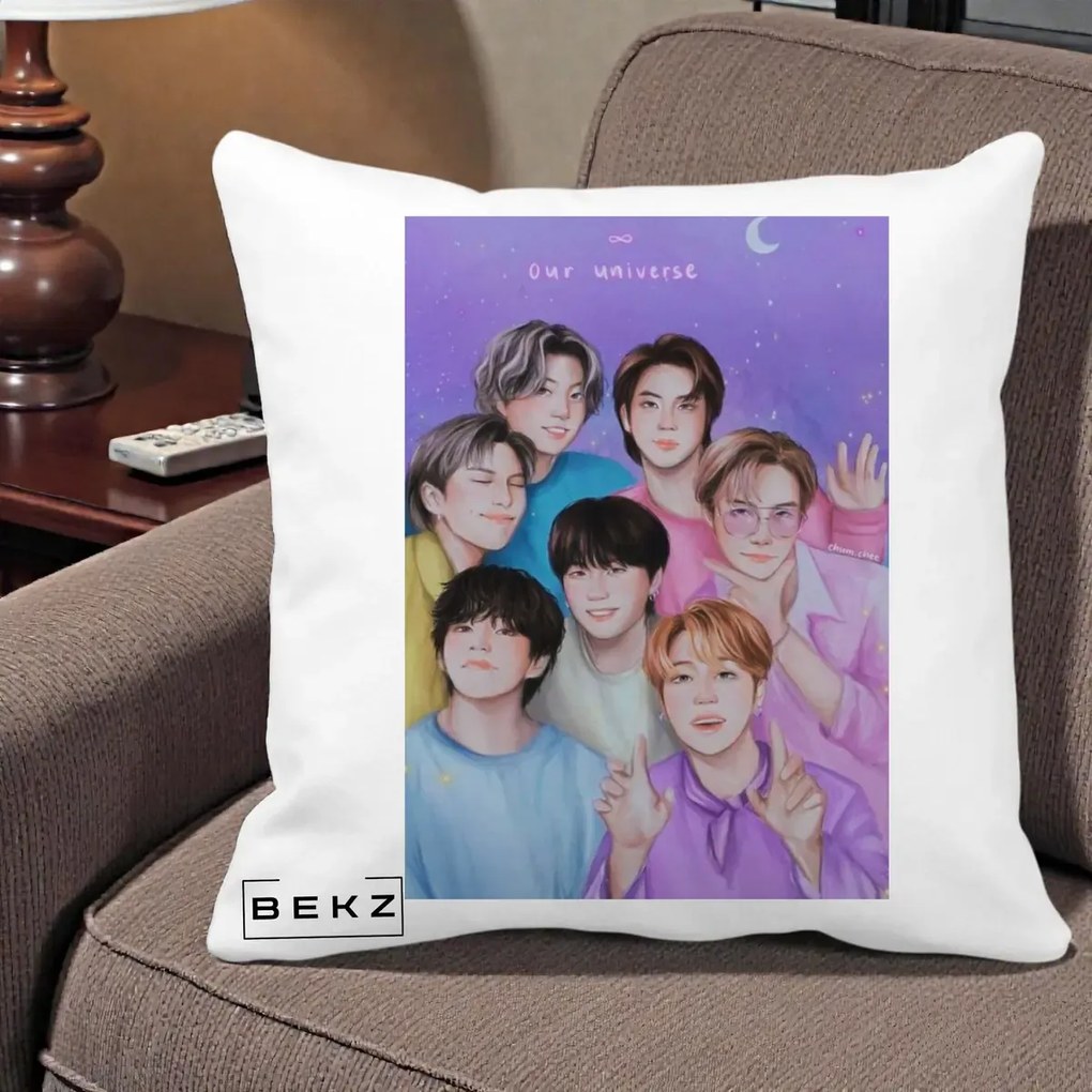 Perna Personalizata K-pop BTS Our Universe Fanart Violet Pastel, 40x40 cm, Alba Mata, Husa Detasabila, Perna Inclusa, BEKZ®