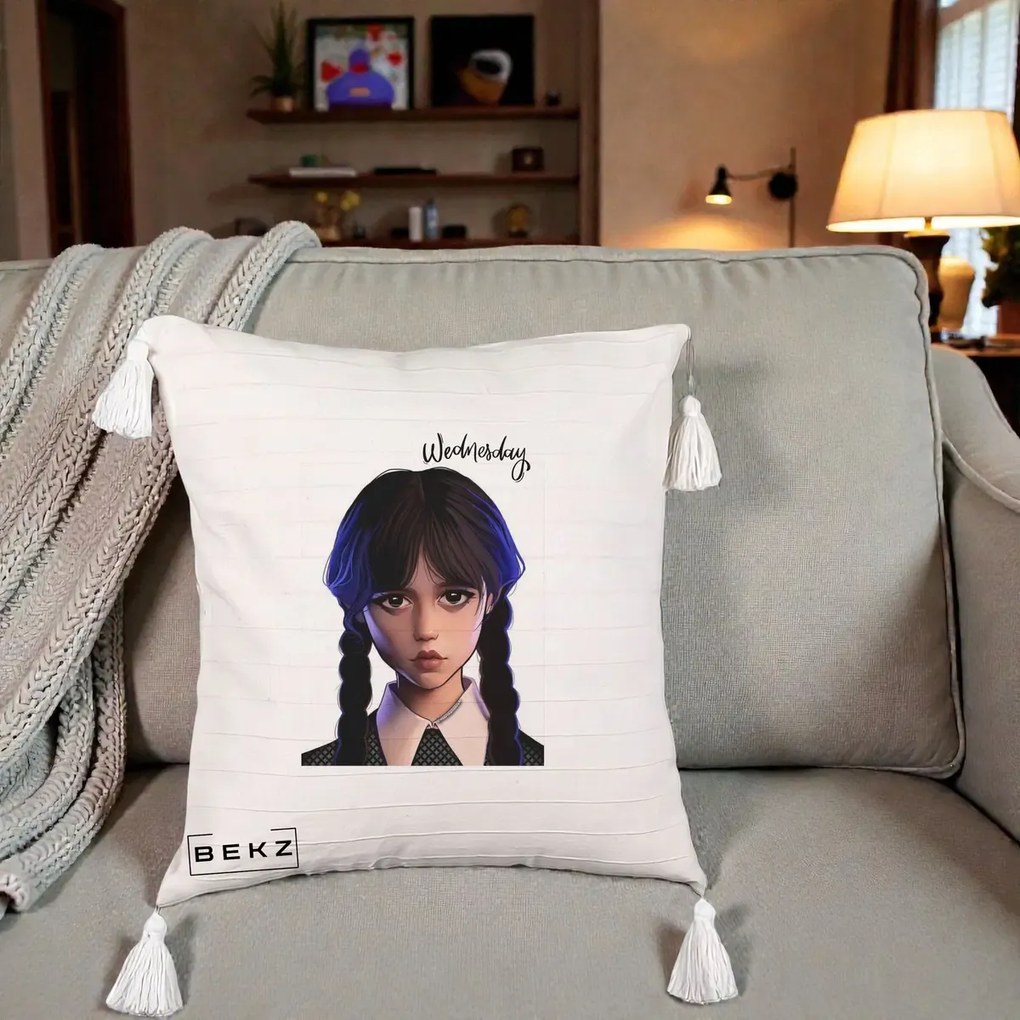 Perna Personalizata Wednesday Addams Portret Realist, 40x40 cm, Bej cu Franjuri, Husa Detasabila, Perna Inclusa, BEKZ®