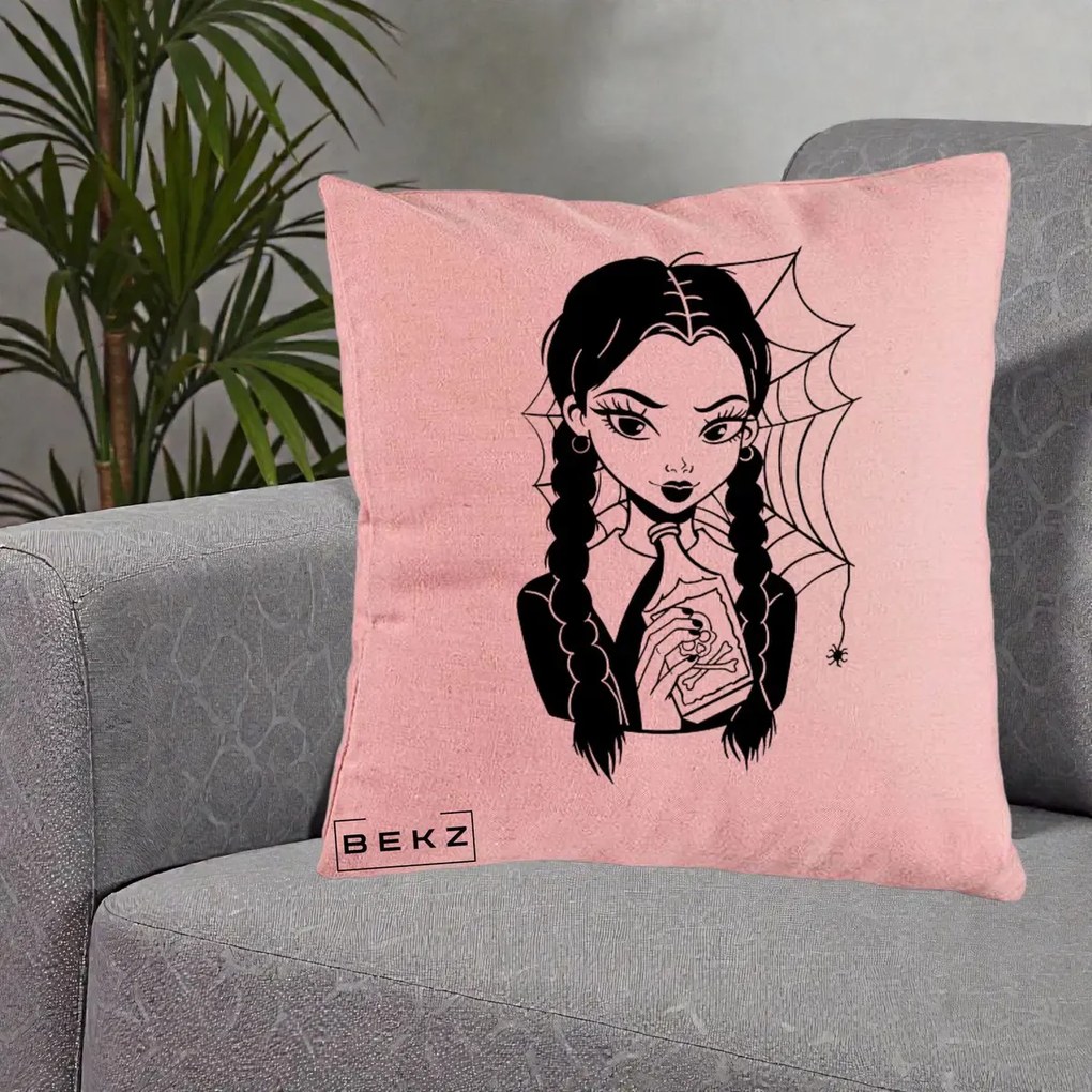 Perna Personalizata Wednesday cu Panza de Paianjen, 40x40 cm, Roz, Husa Detasabila, Perna Inclusa, BEKZ®