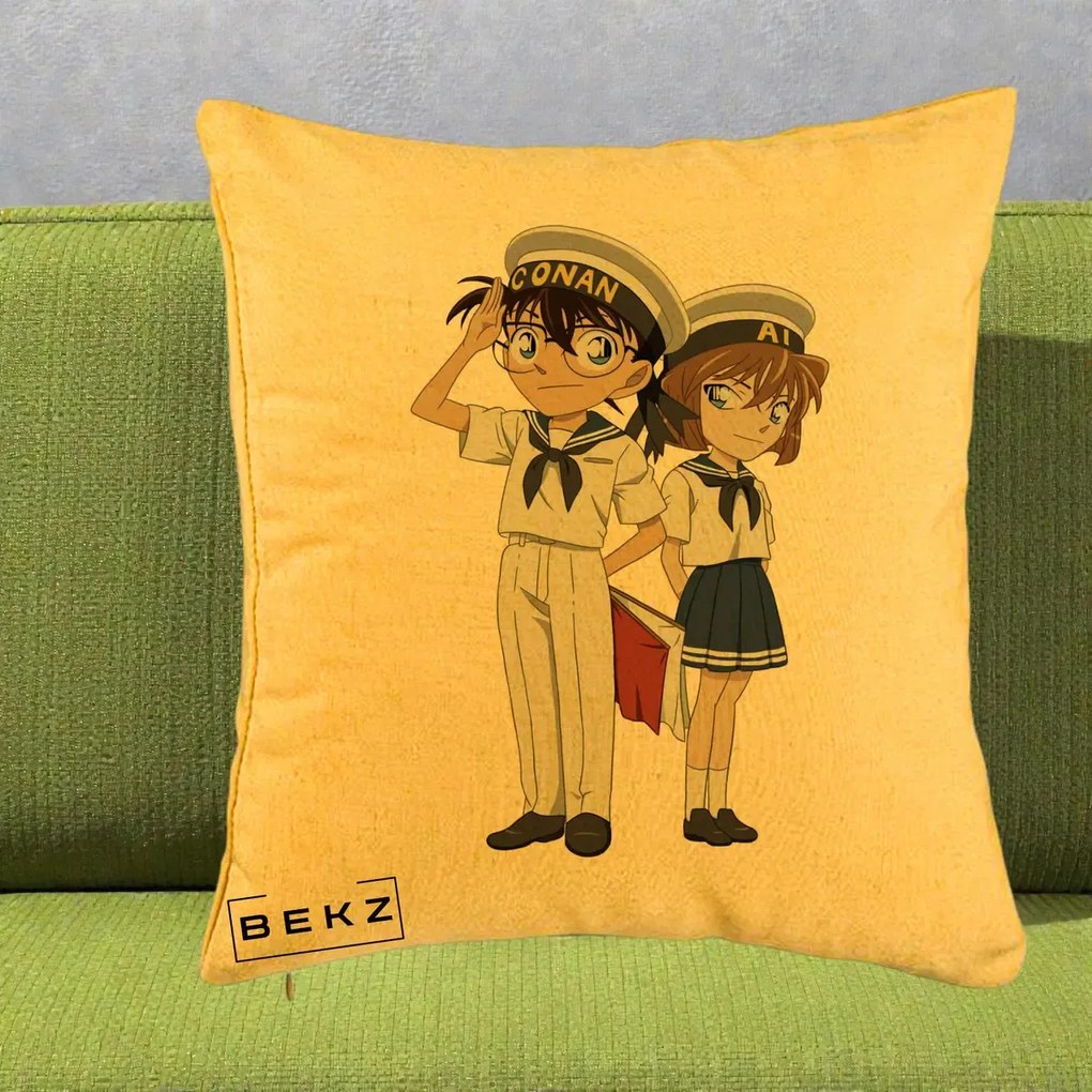 Perna Personalizata Detective Conan Conan si Ai Sailor, 40x40 cm, Galben, Husa Detasabila, Perna Inclusa, BEKZ®