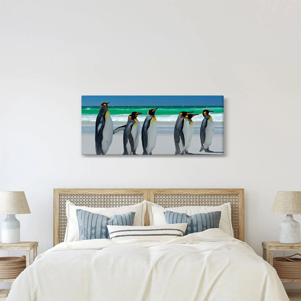 Tablou - Grup de pinguini regali (120x50 cm)