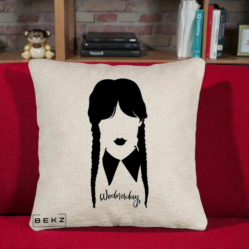 Perna Personalizata Wednesday Addams Silueta Alb-Negru, 40x40 cm, Bej Canapea, Husa Detasabila, Perna Inclusa, BEKZ®