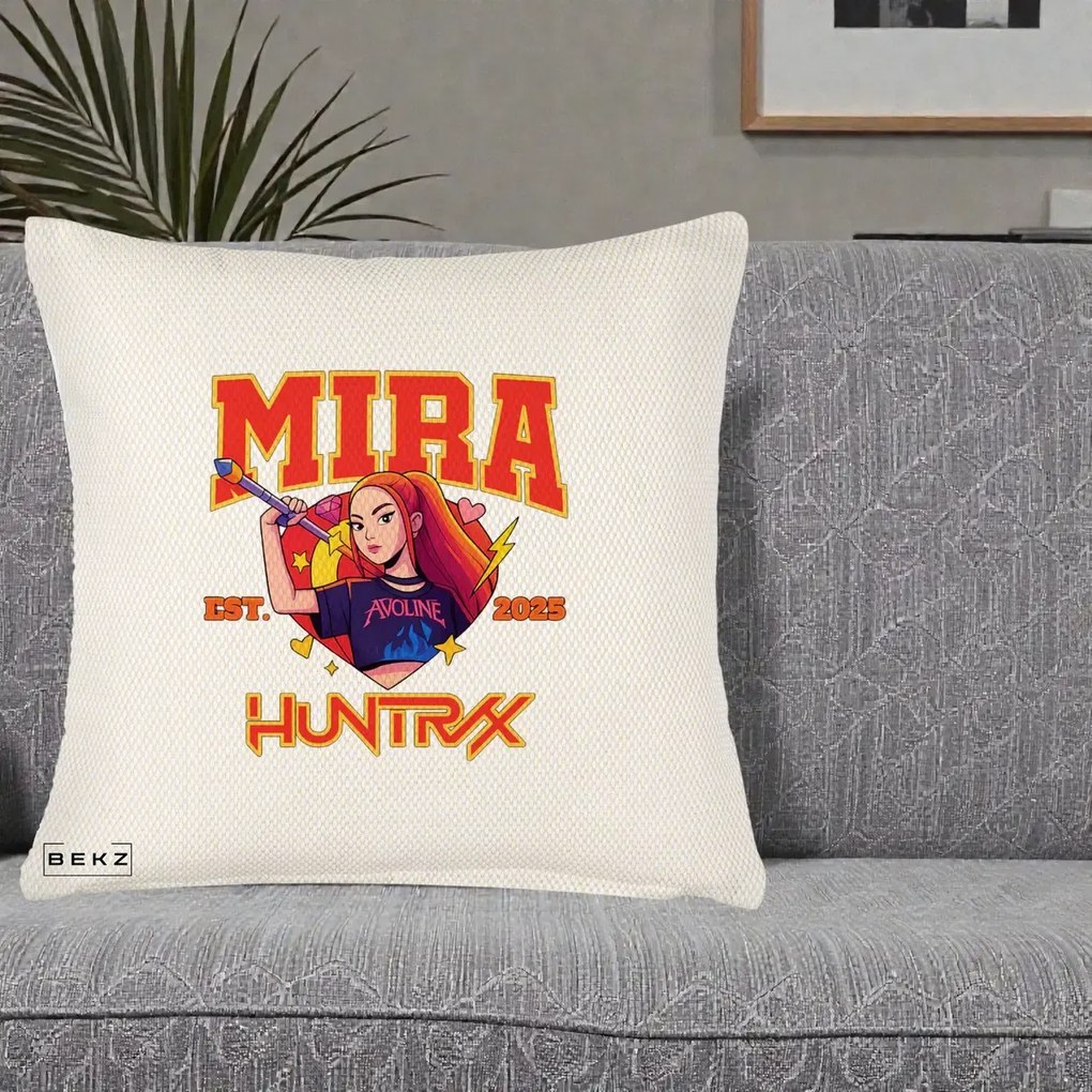 Perna Personalizata K-pop HUNTRX Mira Personaj Avoline, 40x40 cm, Crem Reliefat, Husa Detasabila, Perna Inclusa, BEKZ®