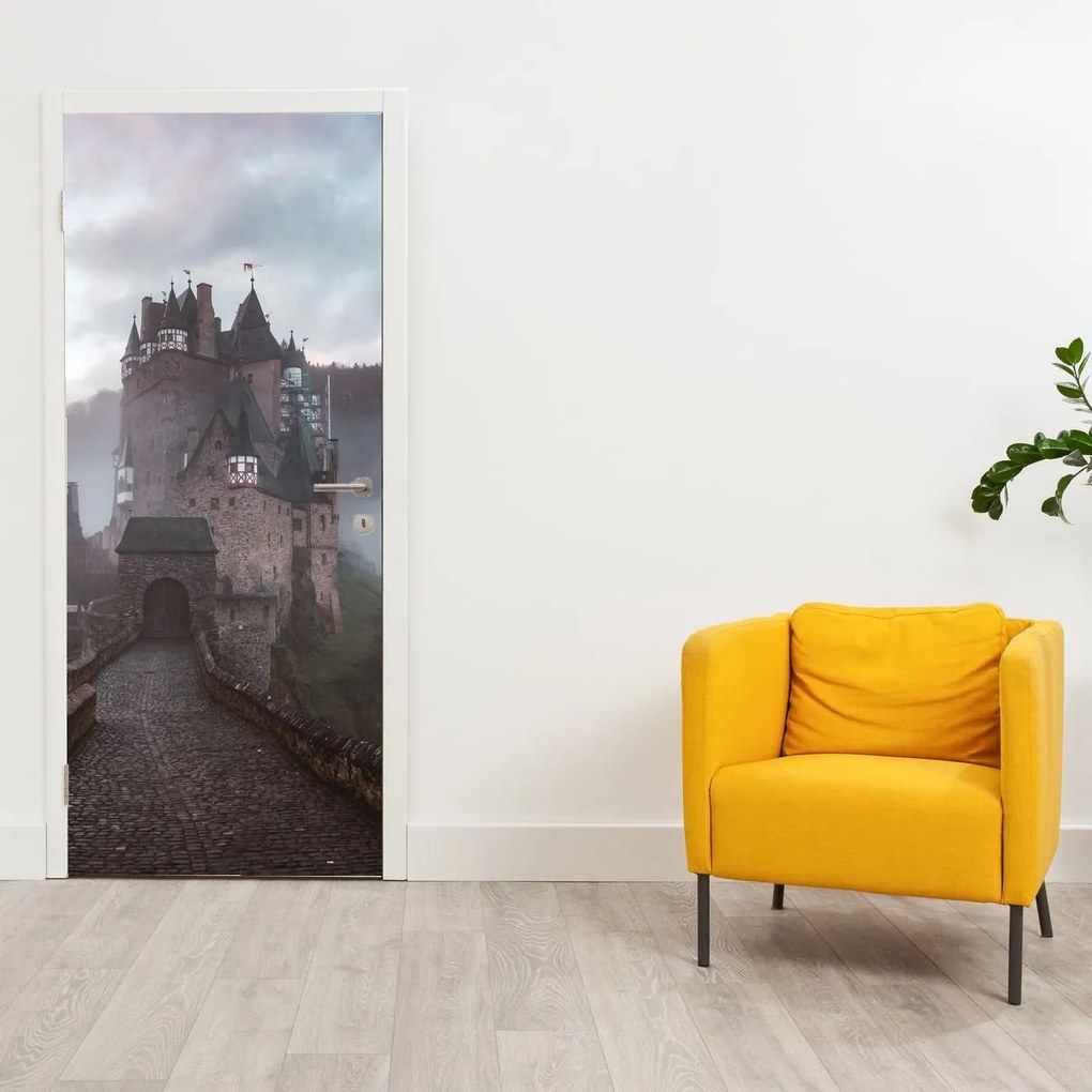 Fototapet pentru ușă - Eltz Castle (95x205cm)