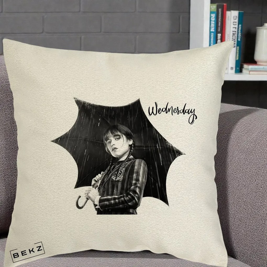 Perna Personalizata Wednesday Addams cu Umbrela Foto, 40x40 cm, Ecru, Husa Detasabila, Perna Inclusa, BEKZ®