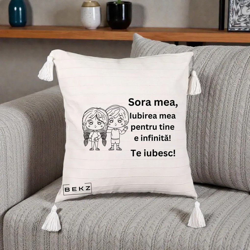 Cadou pentru Sora - Perna Personalizata Sora Mea Te Iubesc Copii Anime Line Art, 40x40 cm, Bej cu Franjuri, Husa Detasabila, Perna Inclusa, BEKZ®