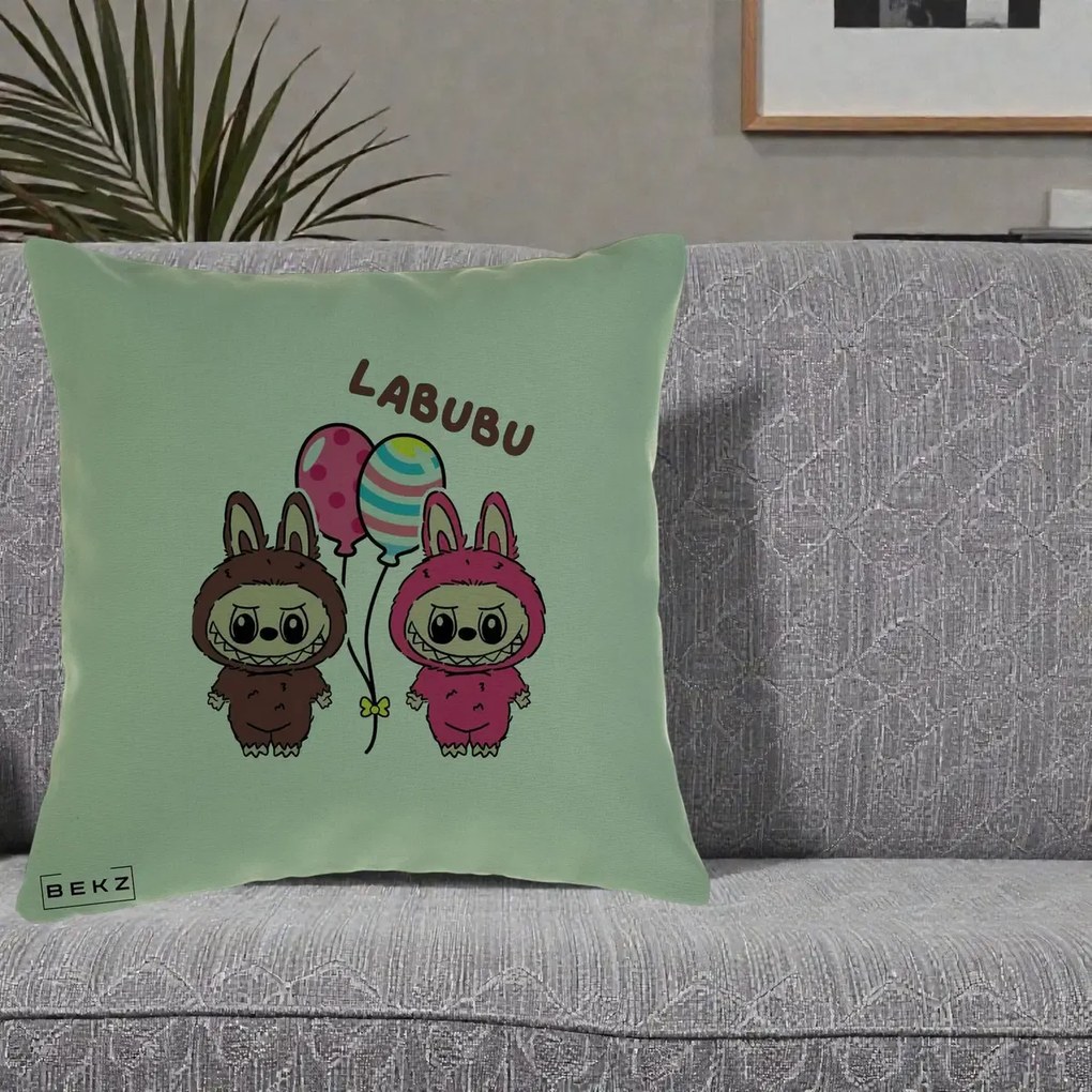 Perna Personalizata Labubu Cuplu cu Baloane, 40x40 cm, Verde, Husa Detasabila, Perna Inclusa, BEKZ®