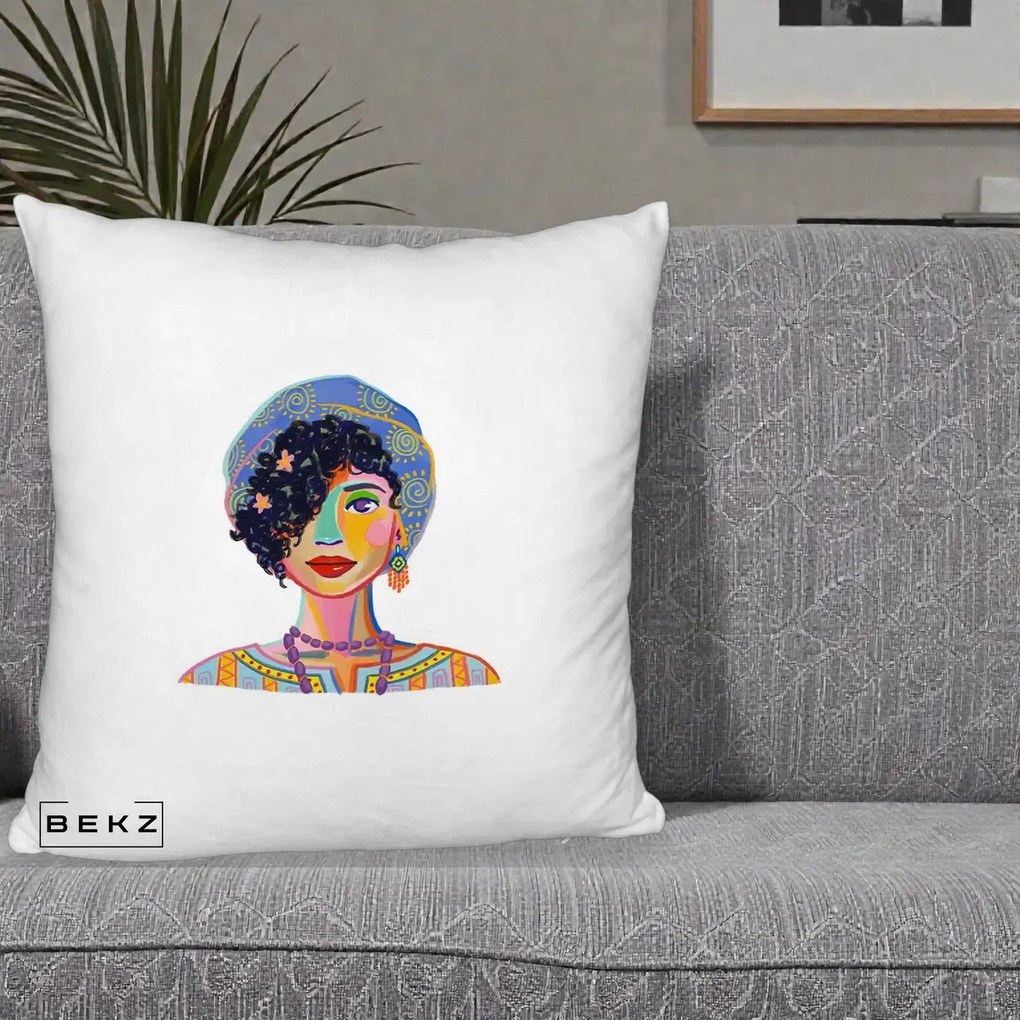 Perna decorativa Portret Femeie Etnic Colorat, 40x40 cm cu Umplutura, Alb Pufos, BEKZ
