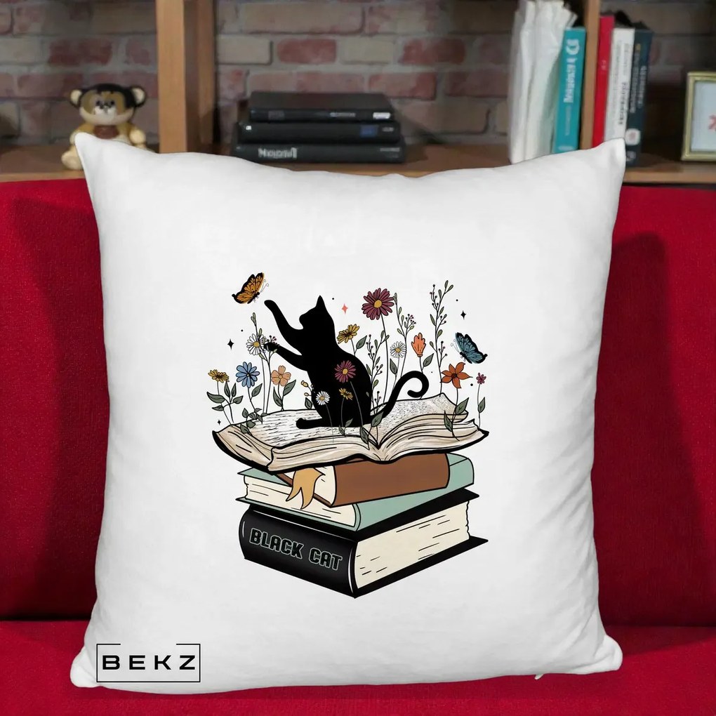 Perna Personalizata Pisica Neagra Carti Flori Fluturi, 40x40 cm, Alb Pufos, Husa Detasabila, Perna Inclusa, BEKZ®