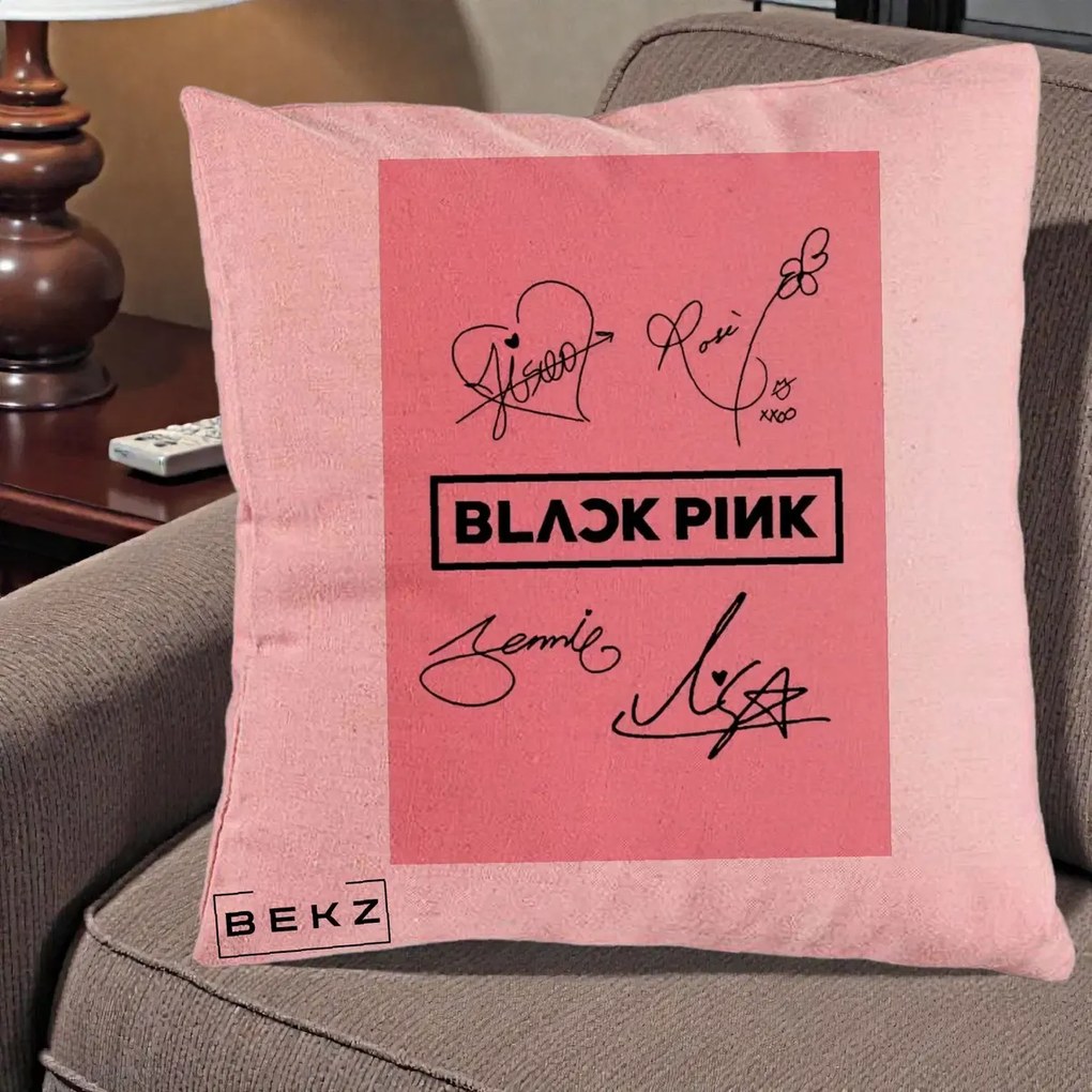 Perna Personalizata K-pop BLACKPINK Semnaturi Roz, 40x40 cm, Roz, Husa Detasabila, Perna Inclusa, BEKZ®