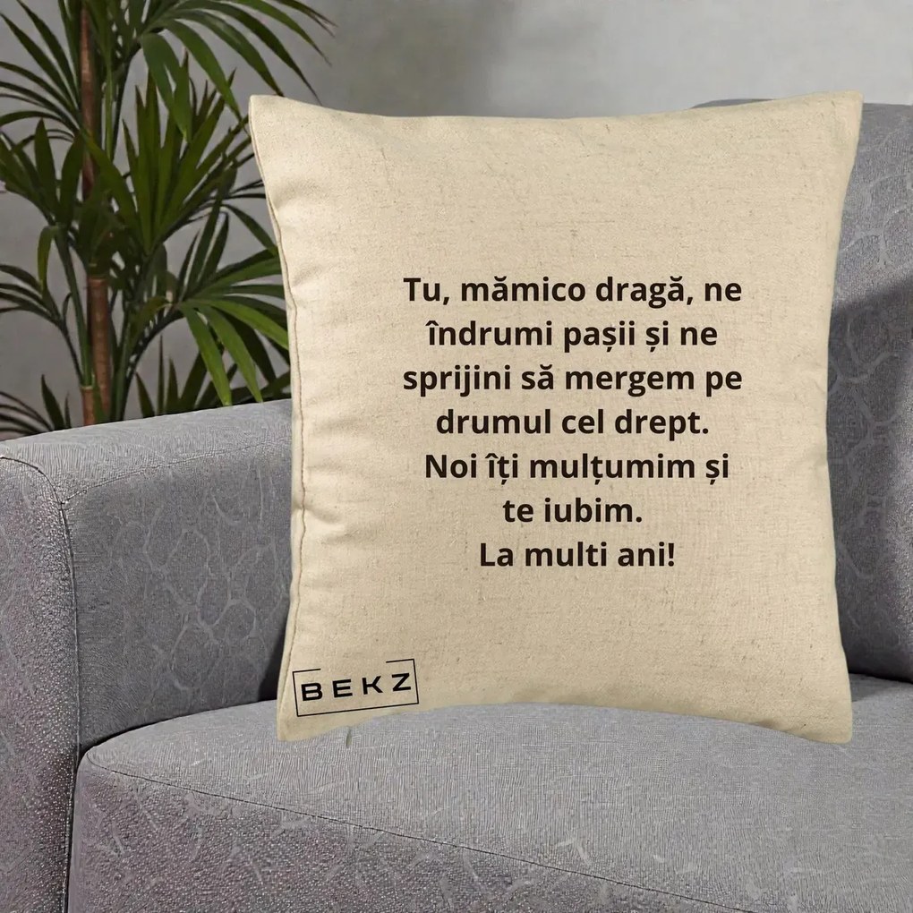 Cadou pentru Mama - Perna Personalizata Mamico Draga Te Iubim La Multi Ani cu Text Negru, 40x40 cm, Bej, Husa Detasabila, Perna Inclusa, BEKZ®