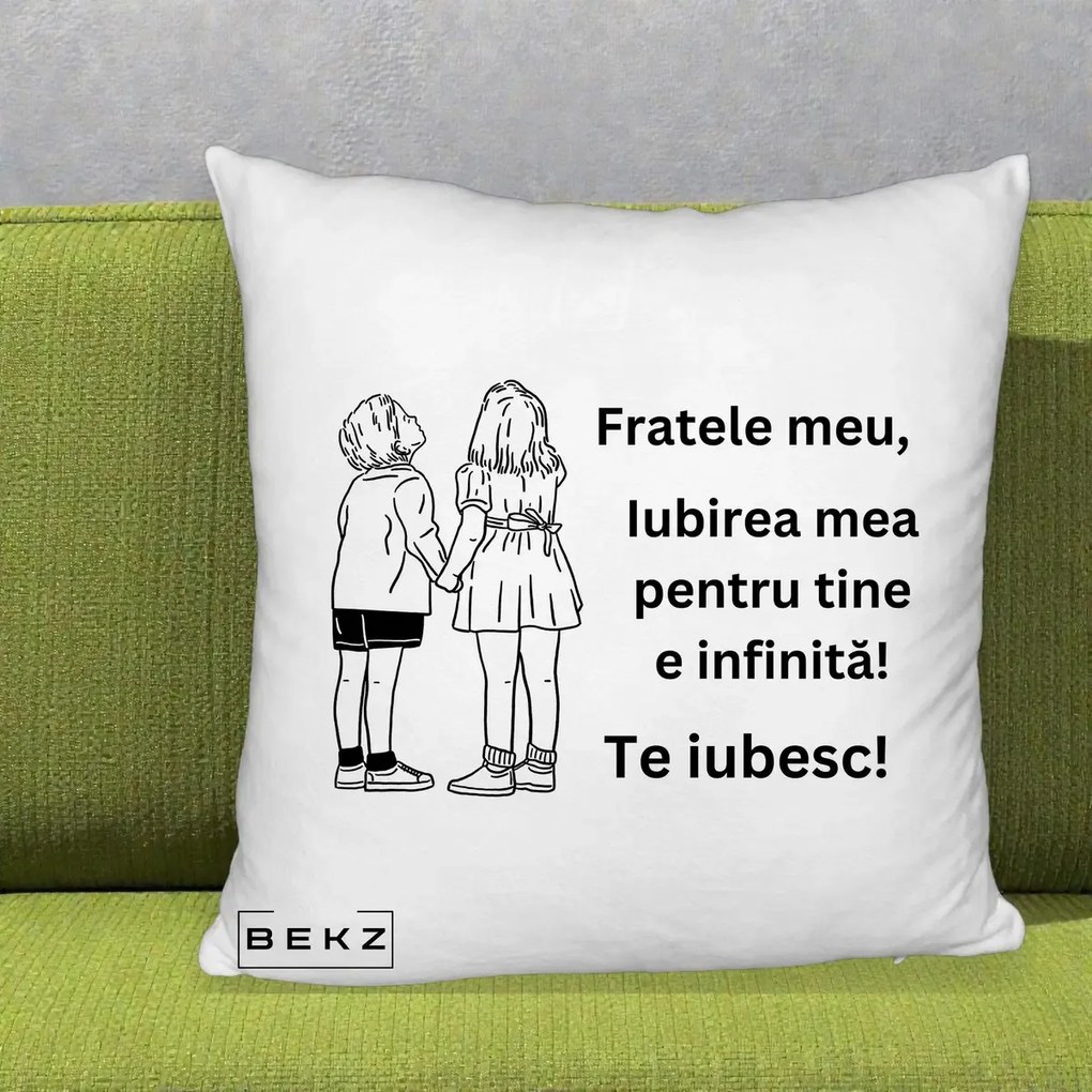Cadou pentru Frate - Perna Personalizata Fratele Meu Te Iubesc Copii Tinand Maini Line Art, 40x40 cm, Alb Pufos, Husa Detasabila, Perna Inclusa, BEKZ®