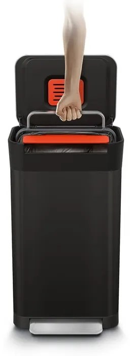 Coș de gunoi negru cu pedală din oțel 30 l Titan – Joseph Joseph