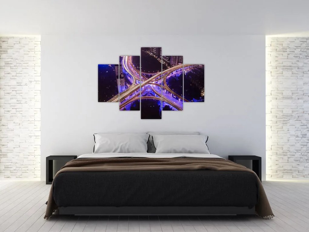 Tablou cu o interesecție mare noapte (150x105 cm)